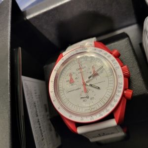 Mission to Mars with box and papers